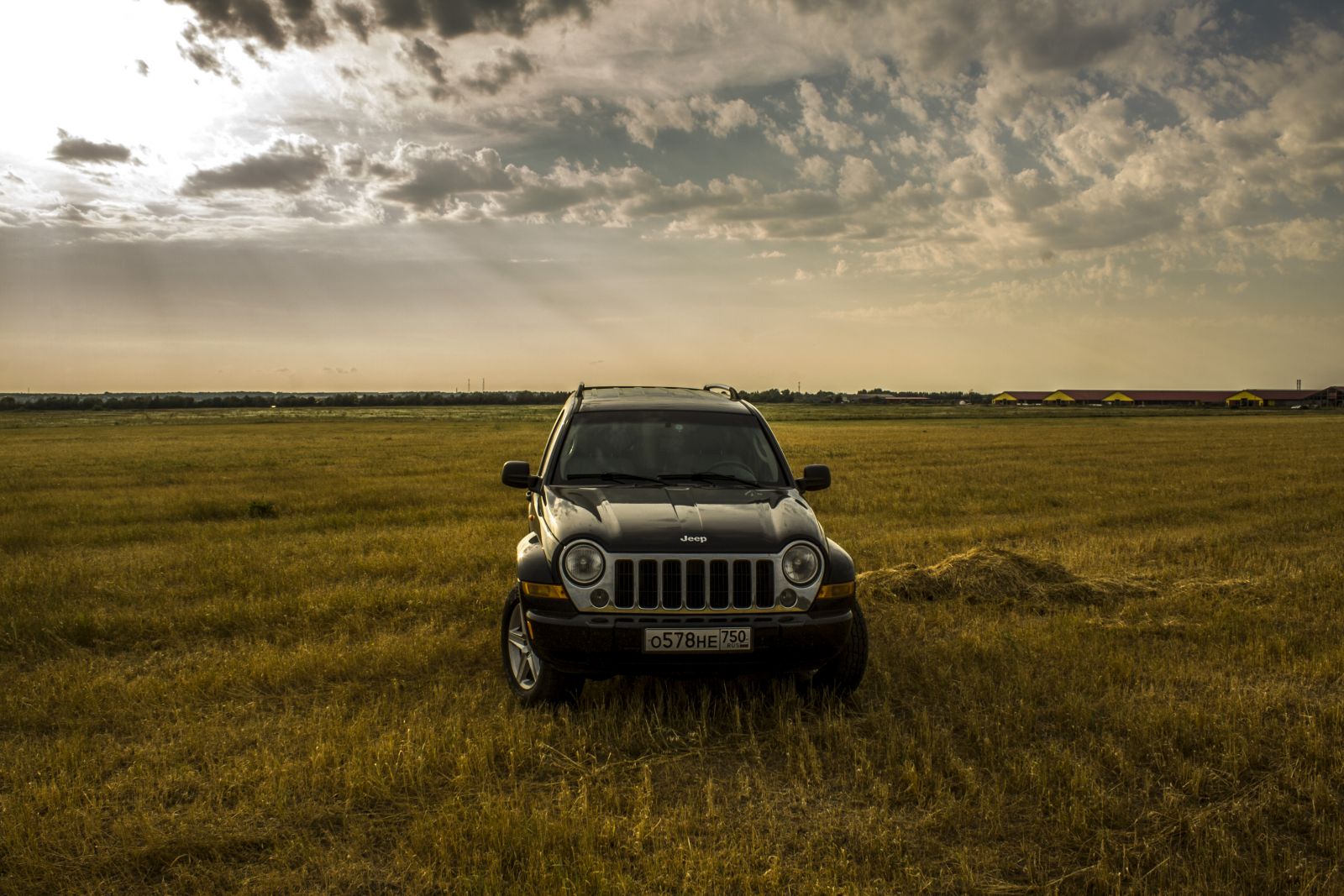 Авто мое в омске. Jeep 4x4. Мой авто. Машина чёрная джип фон зёлёный. Авто моё в Омске.