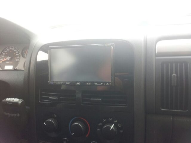 Поставил рамочку под головное устройство 2 дин