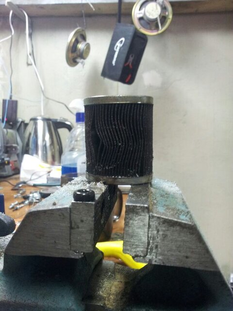 Пришла идея в голову распелить топлевный фильтр и глянуть, что внутри вот что получилось