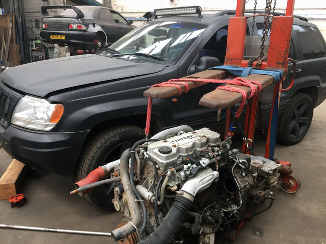 Jeep-Grand-Cherokee-with-a-Cummins-turbo-diesel-inline-four-07.jpg