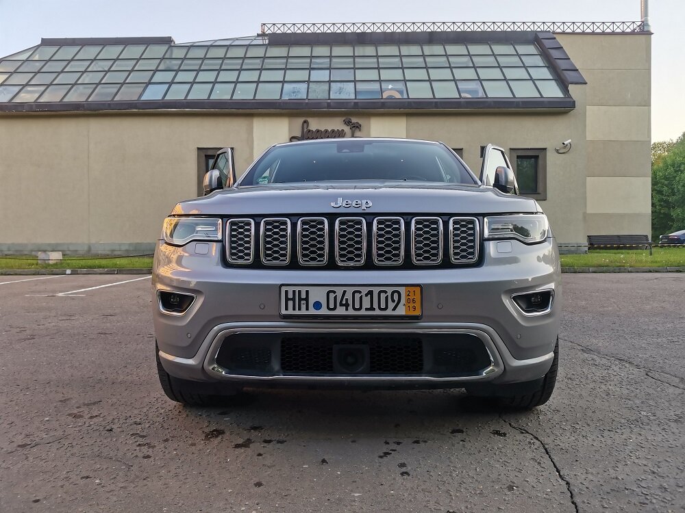 Продаю дизельный Grand Cherokee wk2 2018г 20400км