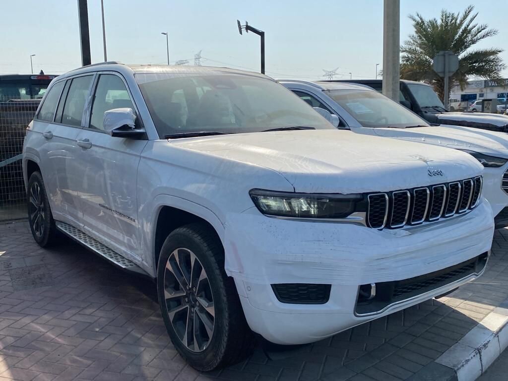 Grand Cherokee WL OVERLAND 2022 белый , 5 мест