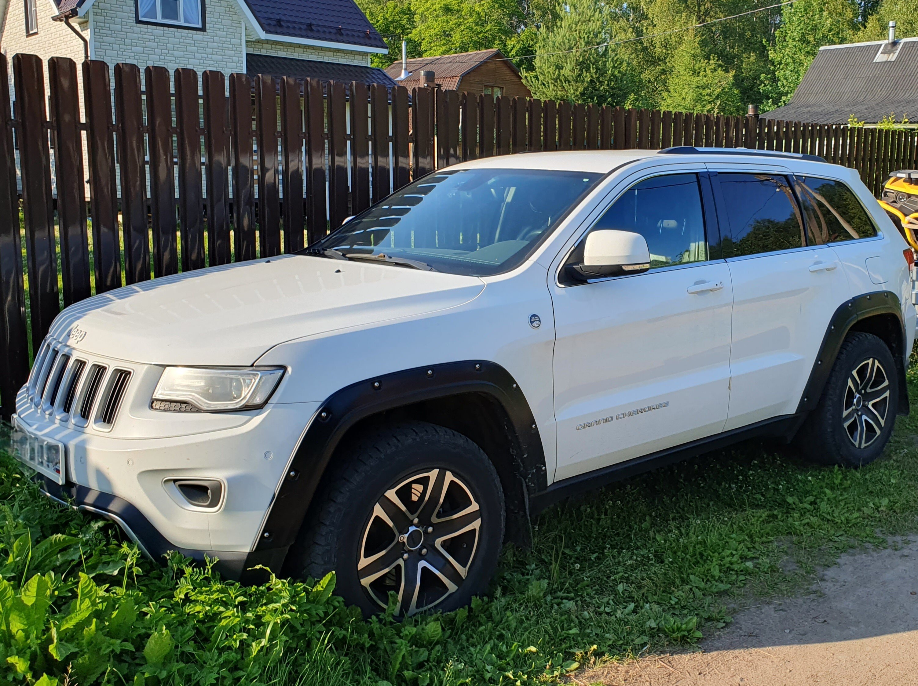 Продам в хорошие руки Jeep Grand Cherokee WK2!