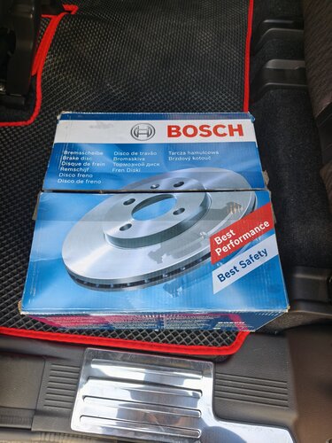 Подробнее о "Диски тормозные передние Bosch 0 986 479 U04"